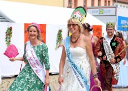 Dornburg Krohnt Neue Rosenkoenigin 06